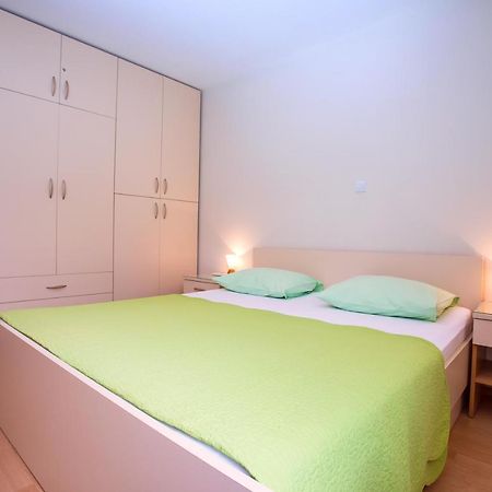 Apartmani Ribnjak Seka 오미스 외부 사진