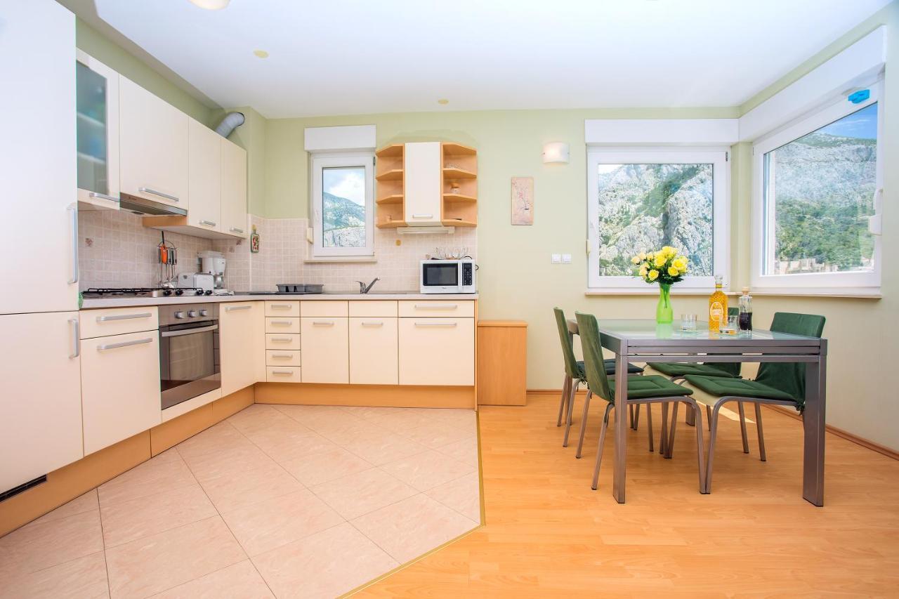Apartmani Ribnjak Seka 오미스 외부 사진