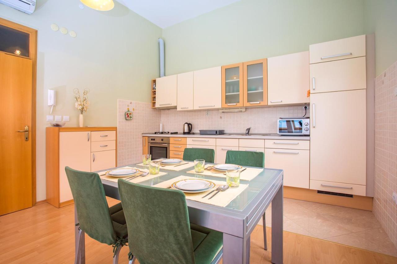 Apartmani Ribnjak Seka 오미스 외부 사진