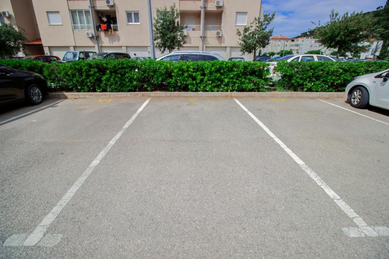 Apartmani Ribnjak Seka 오미스 외부 사진
