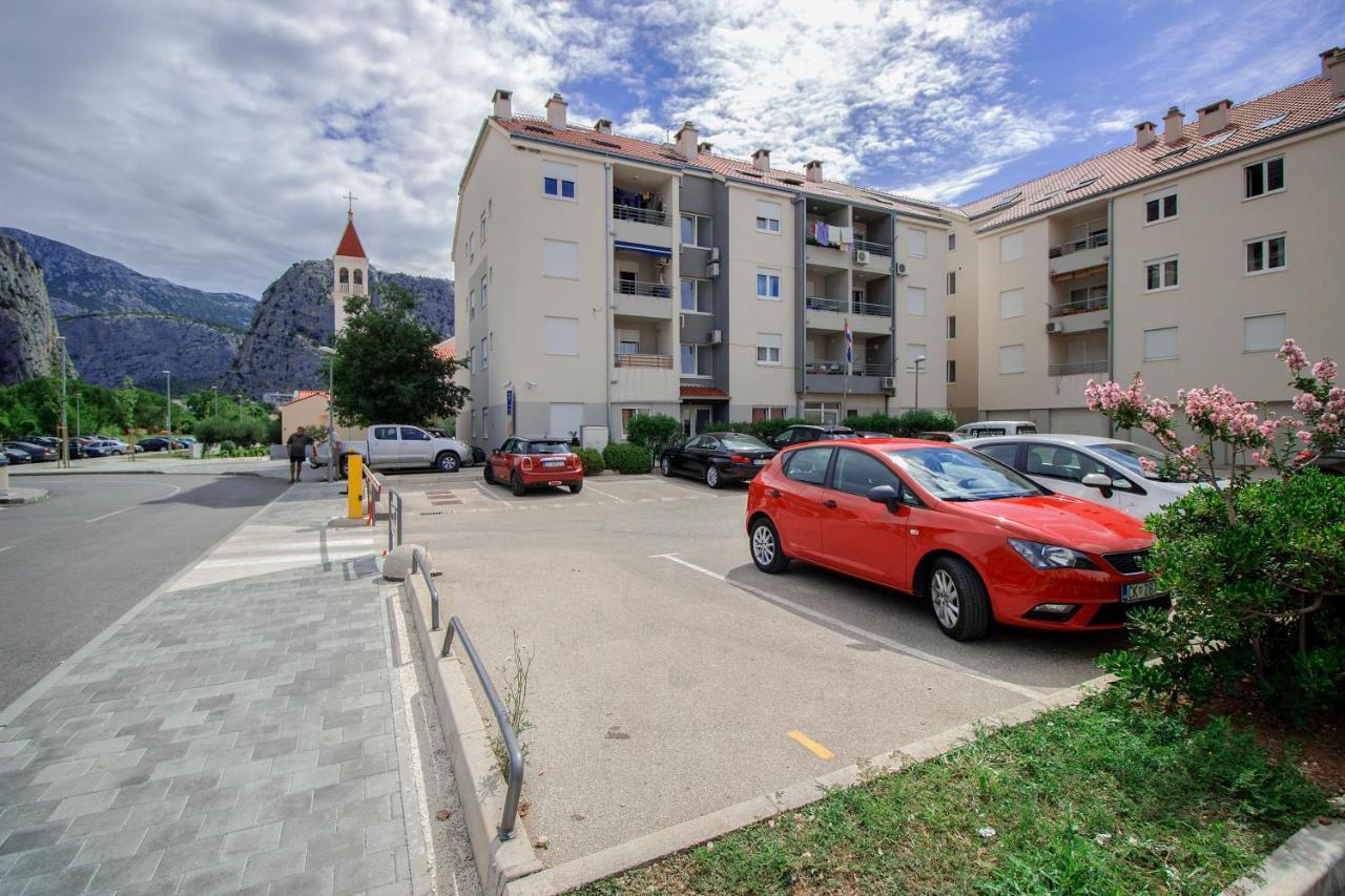 Apartmani Ribnjak Seka 오미스 외부 사진