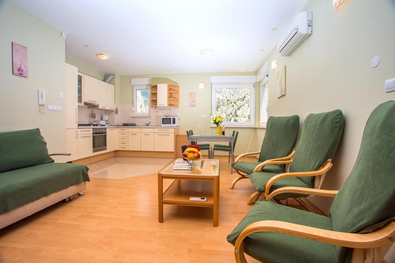 Apartmani Ribnjak Seka 오미스 외부 사진